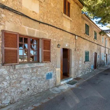Villa Sleeps 6 With Wifi