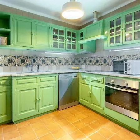Sleeps 6 With Wifi Villa