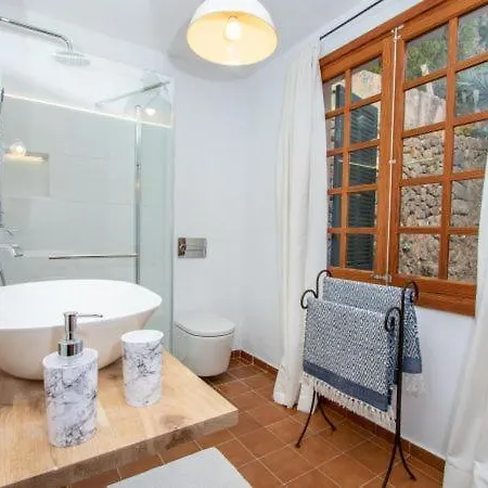 Villa Sleeps 6 With Wifi