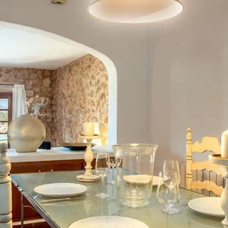 Sleeps 6 With Wifi * Pollenca